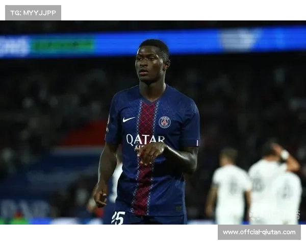 努诺-门德斯后点插上头球，巴黎客场逆转比分